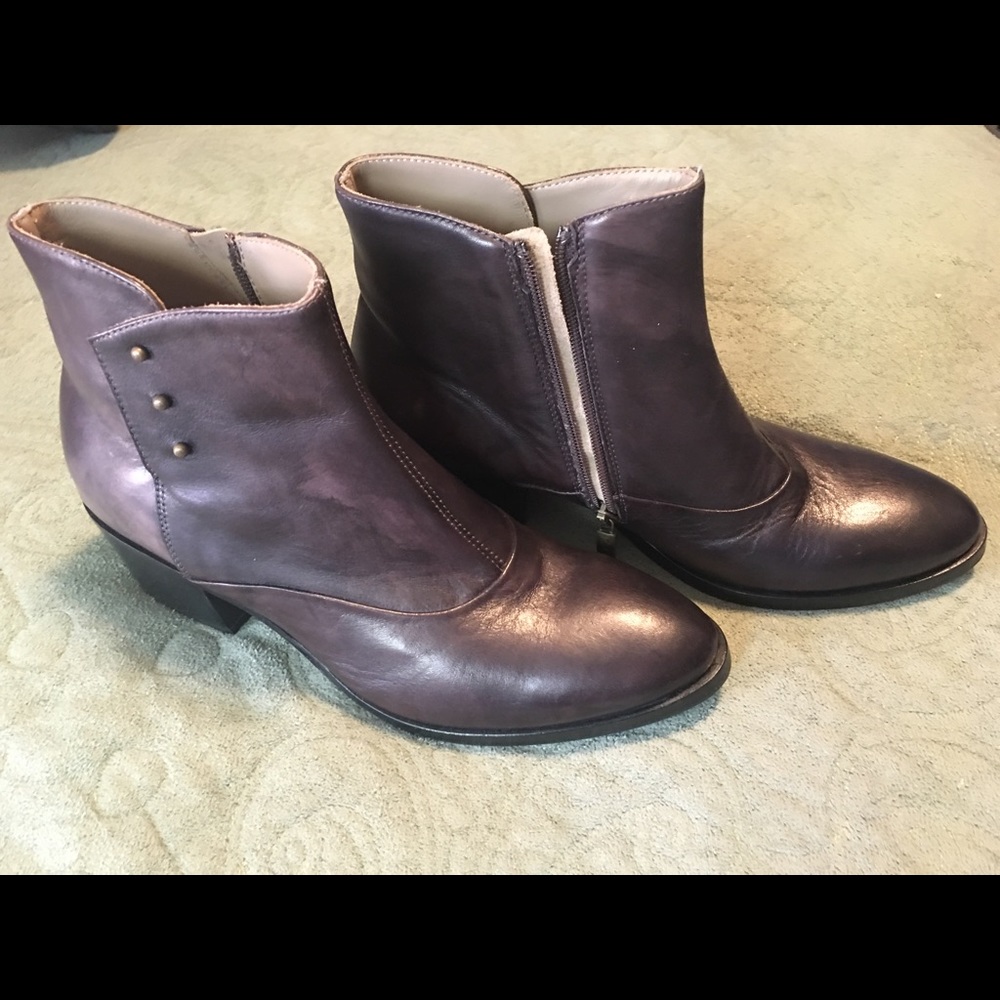 NEW ITALEAU Italian Handmade Leather Bootie Zize 8